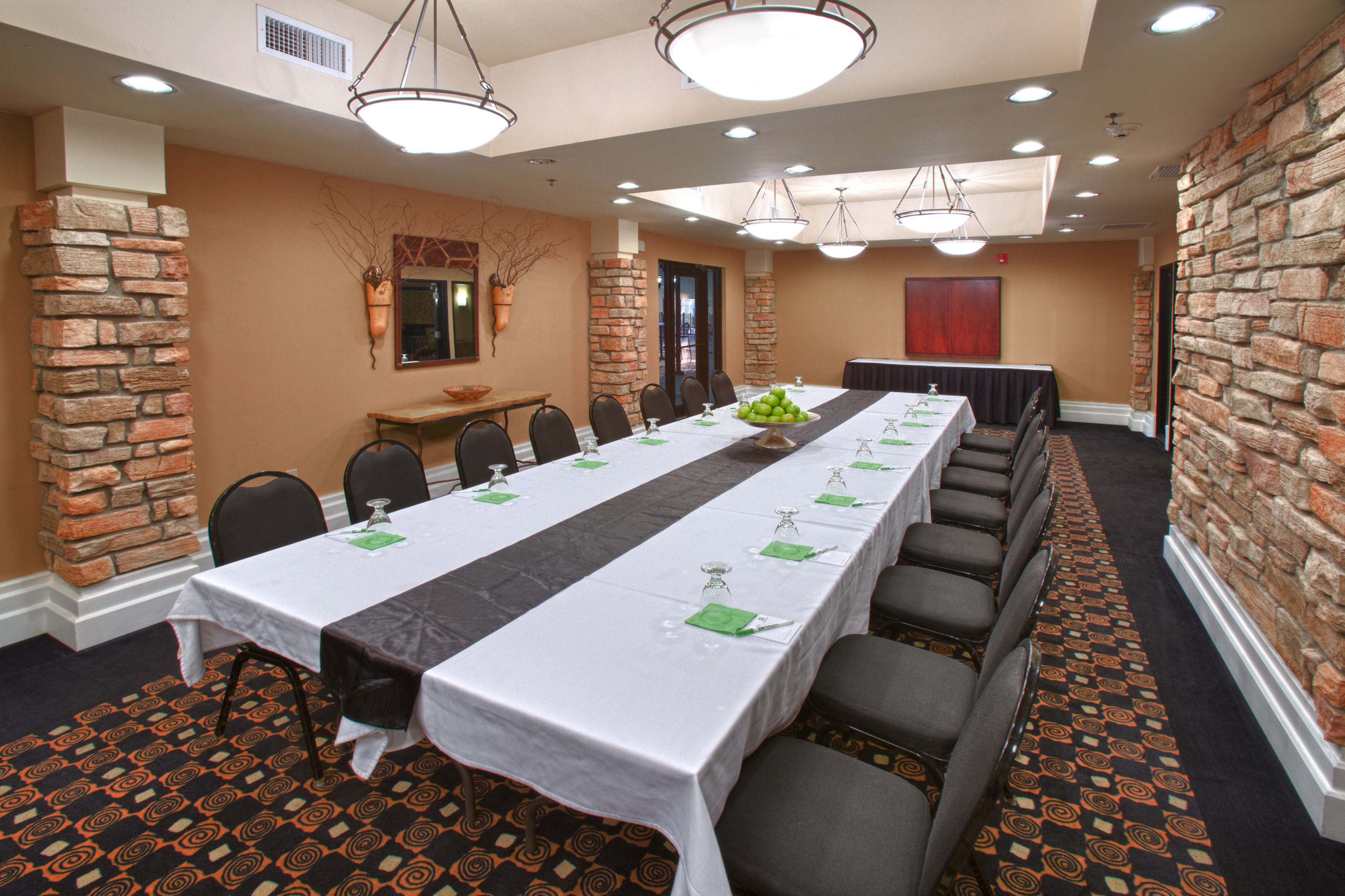 Holiday Inn Hotel Suites St Paul Ne Lake Elmo 29/80