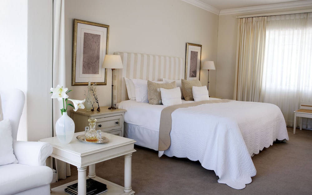 SUPERIOR, SUITE, GARDEN VIEW