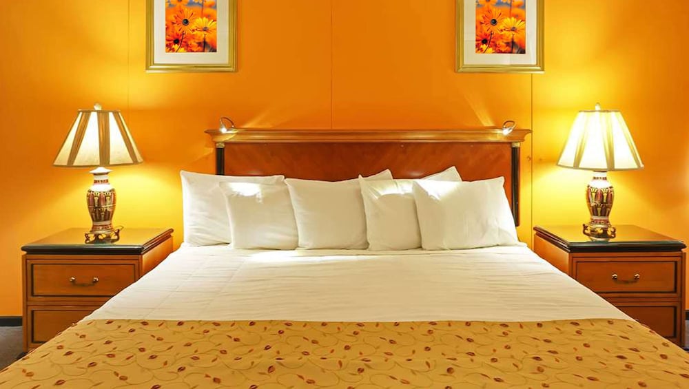 M Star Hotel North Canton 22/47