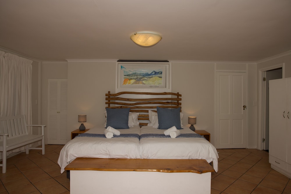 Brenton Beach House 17/50