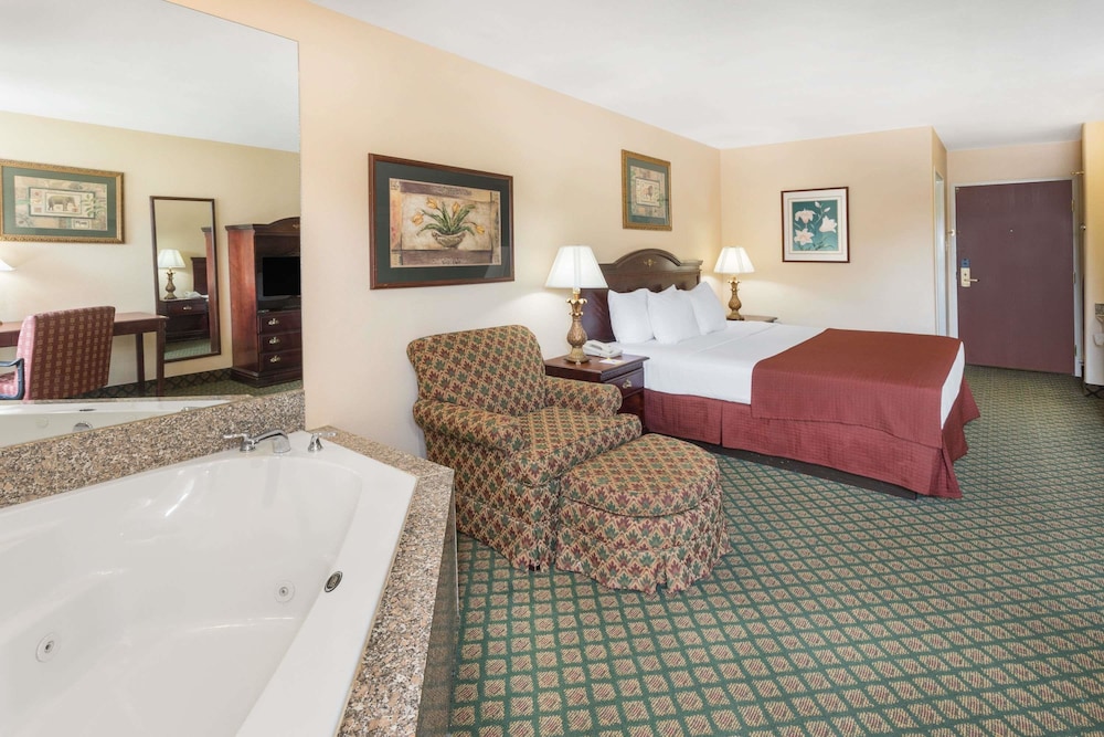 Days Inn And Suites Eunice 26/47