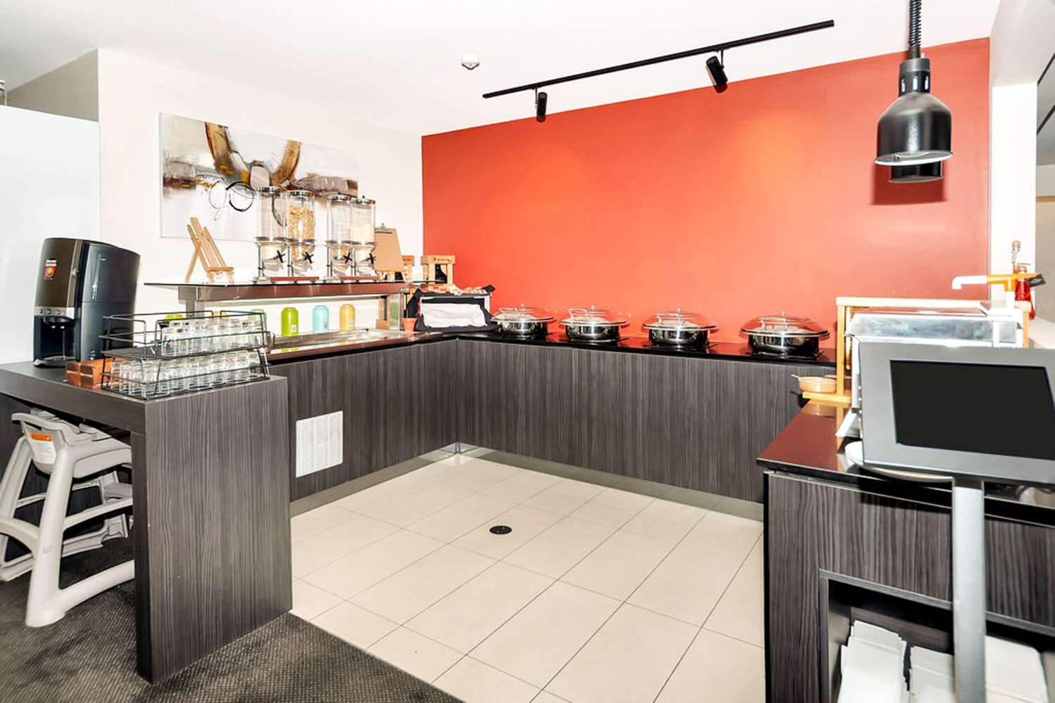 Clarion Hotel Townsville 25/27