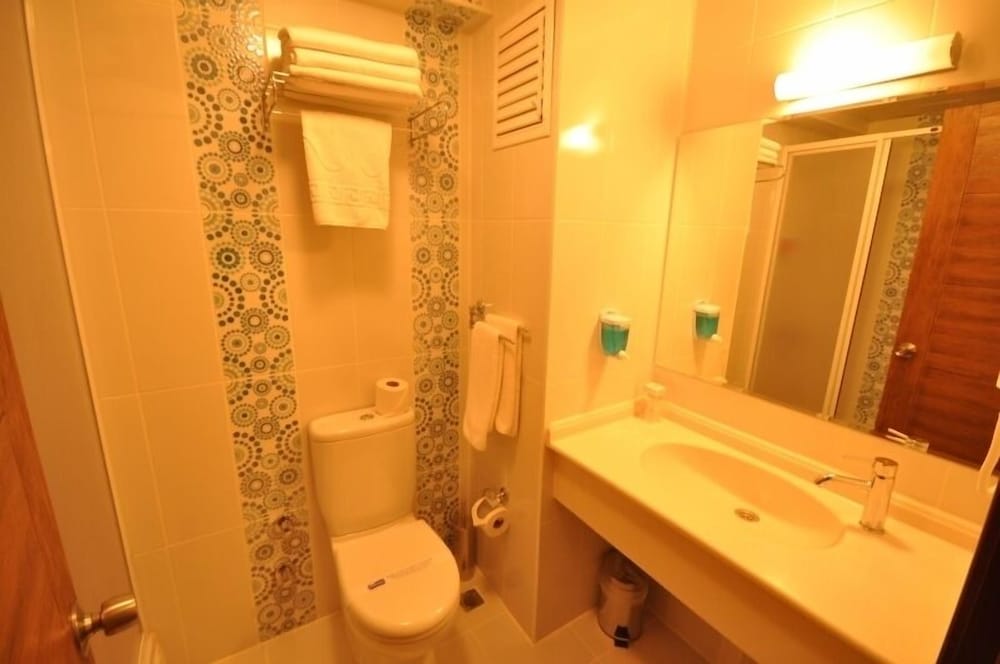 Grand Anzac Hotel 30/33