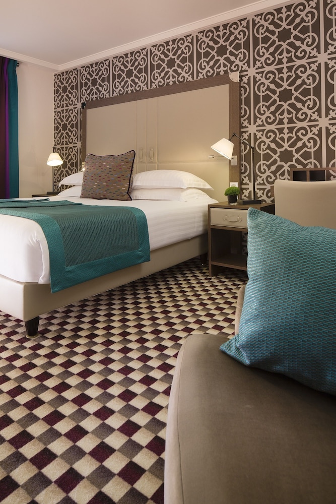 غرفة متصلة بسرير كوين وسريرين منفصلين، Phileas Lazare Spa 4/4