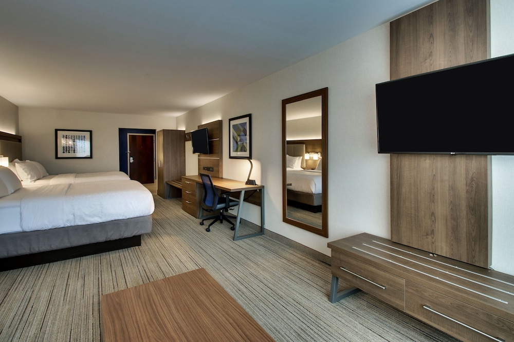 Holiday Inn Express and Suites Mt Sterling North 15/72