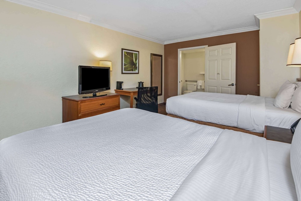 La Quinta Inn San Antonio Lackland 11/49