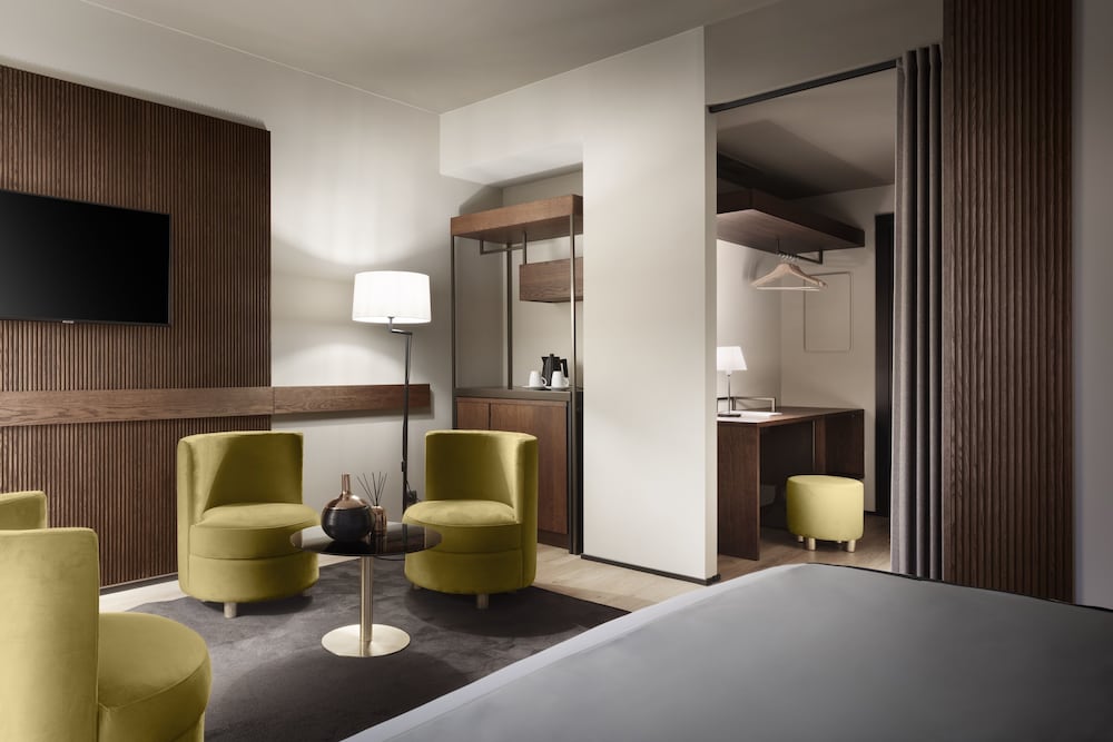 EXECUTIVE, DOUBLE BED, TERRACE