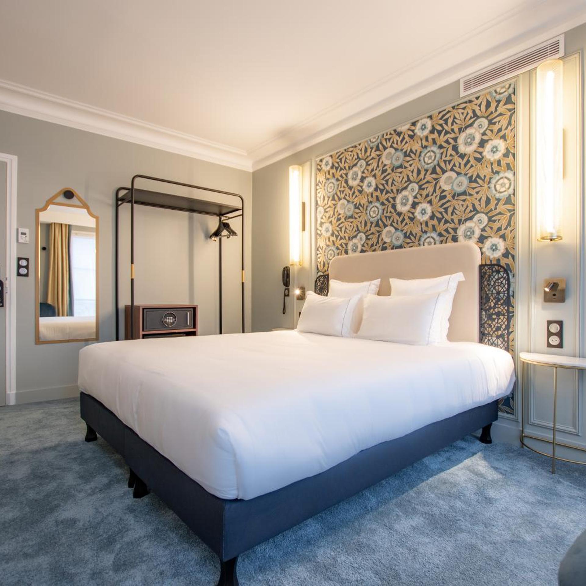 Deluxe, King Bed, ELSA, Hotel Paris by Collection Vesper 6/10