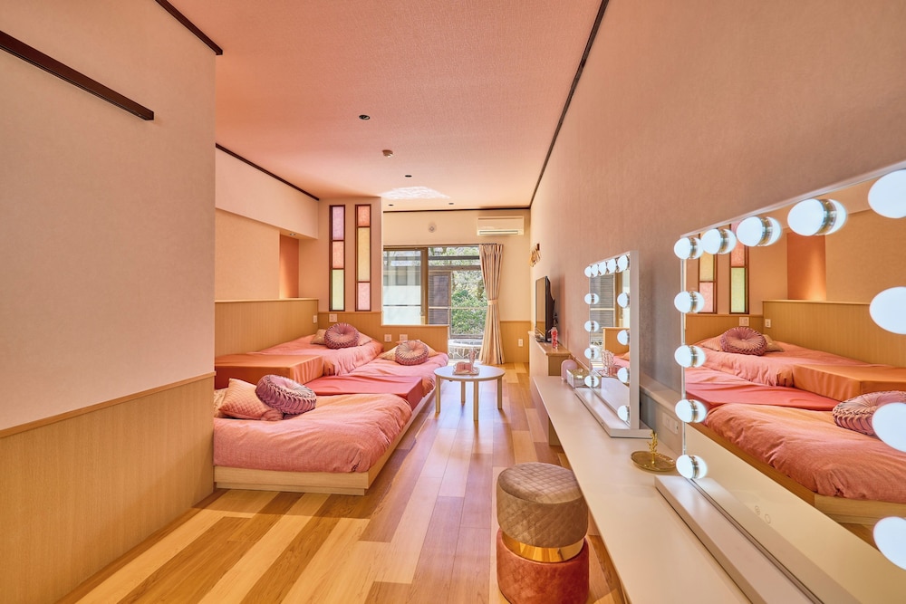 Dreamy, 3 Futon Beds, Outdoor Bath, Main Building