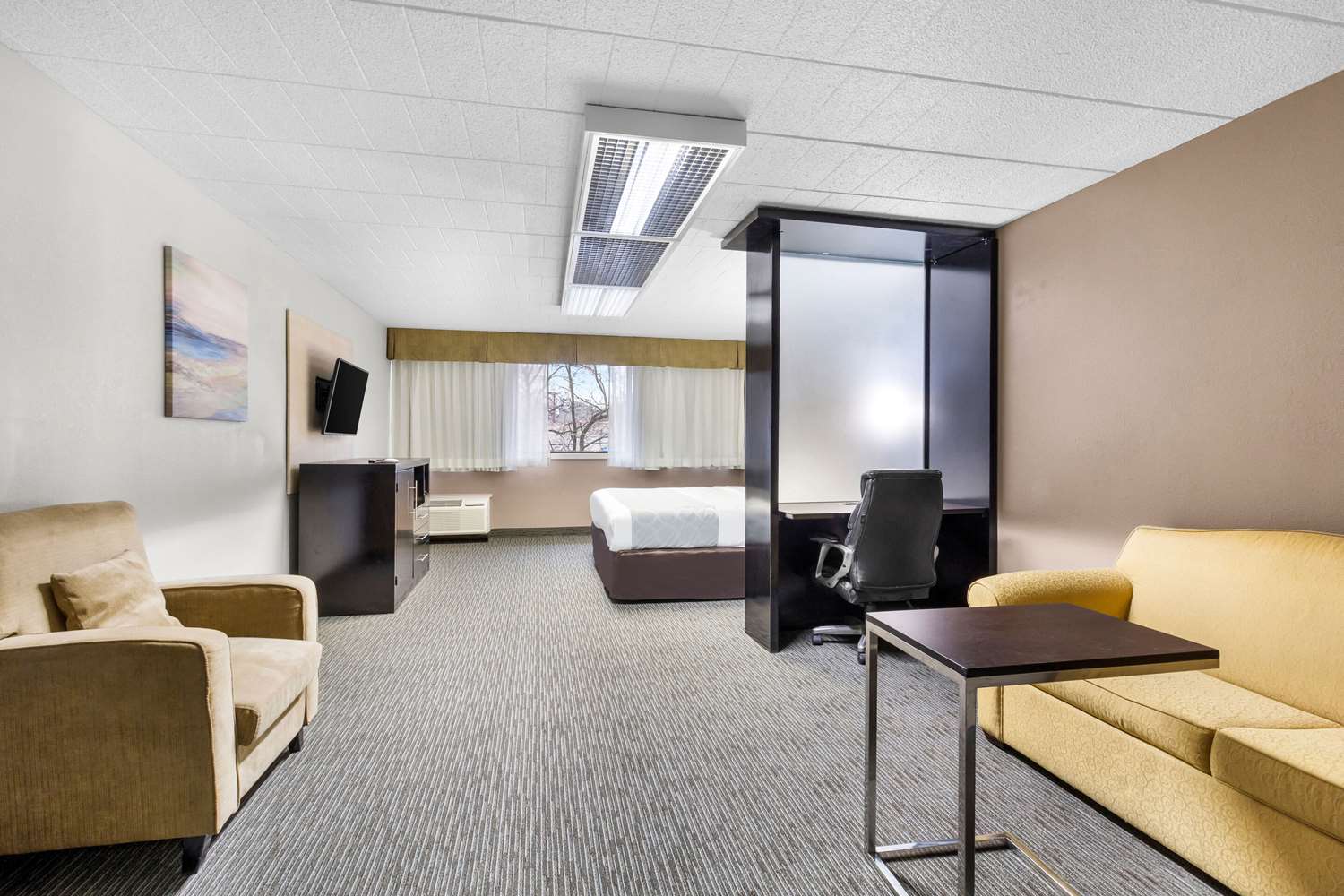 Quality Inn and Suites Altoona, PA 4/7
