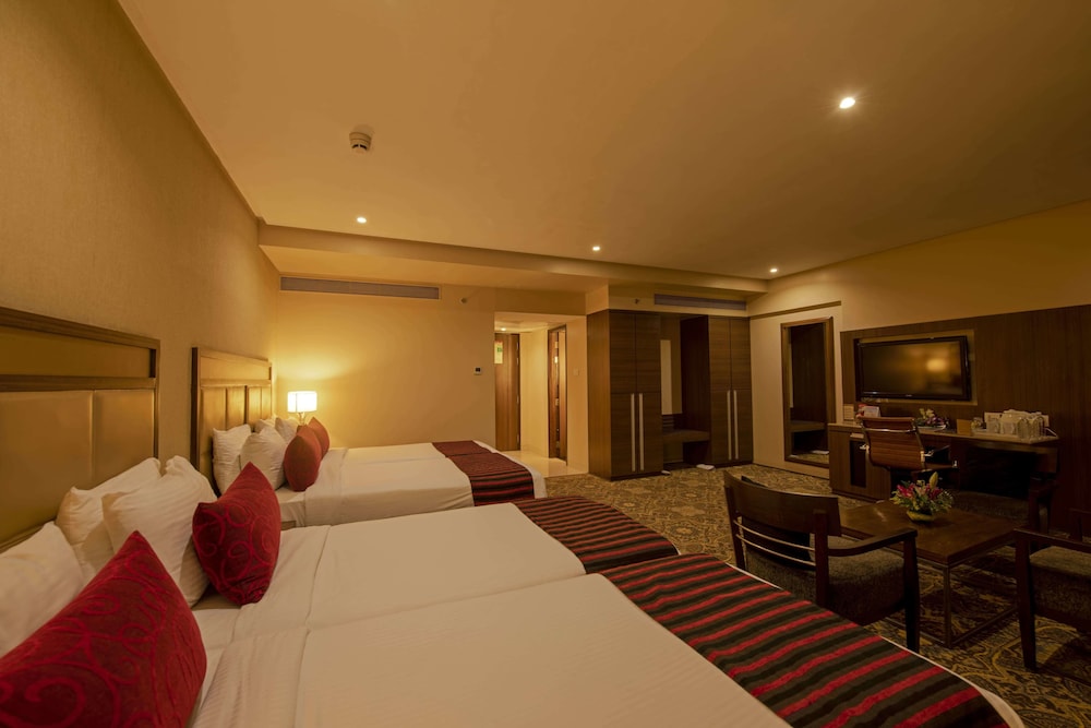 EXPRESS INN NASHIK 20/31