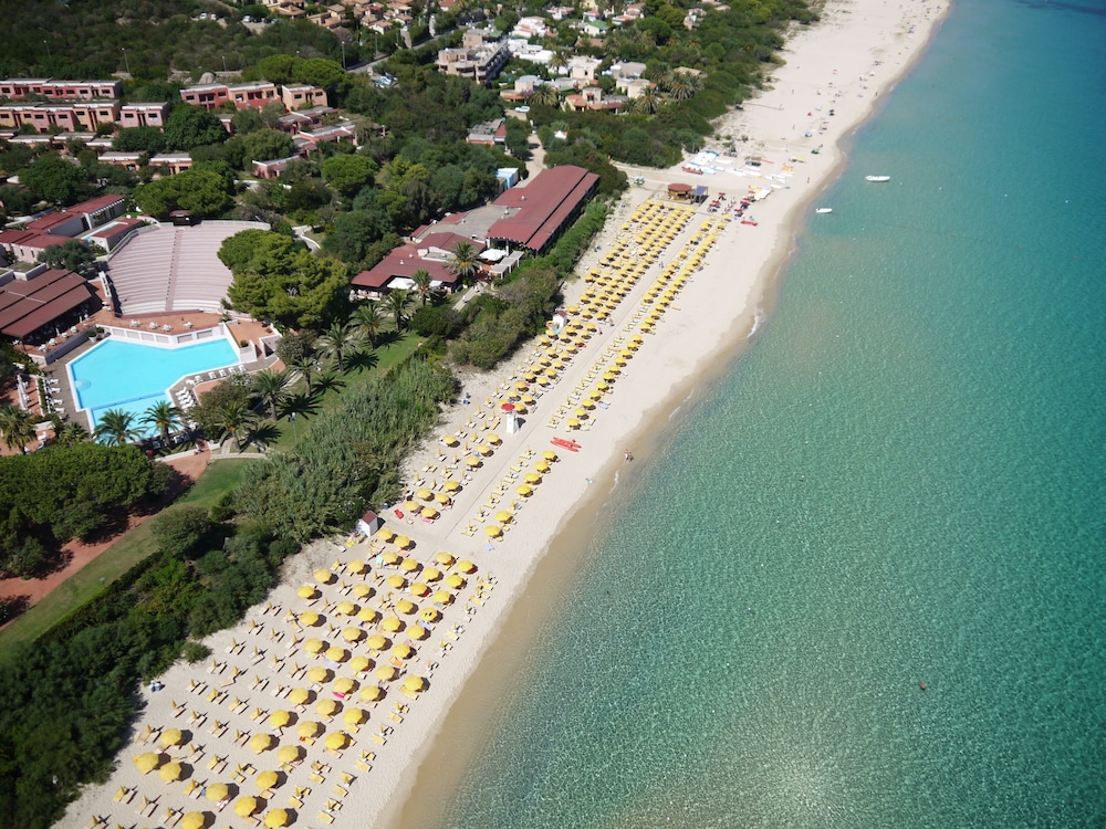 Free Beach Club 34/42