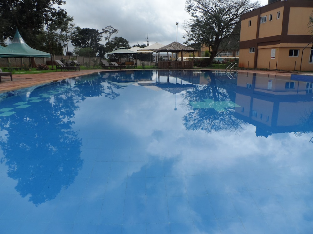 Elysian Resort 44/46