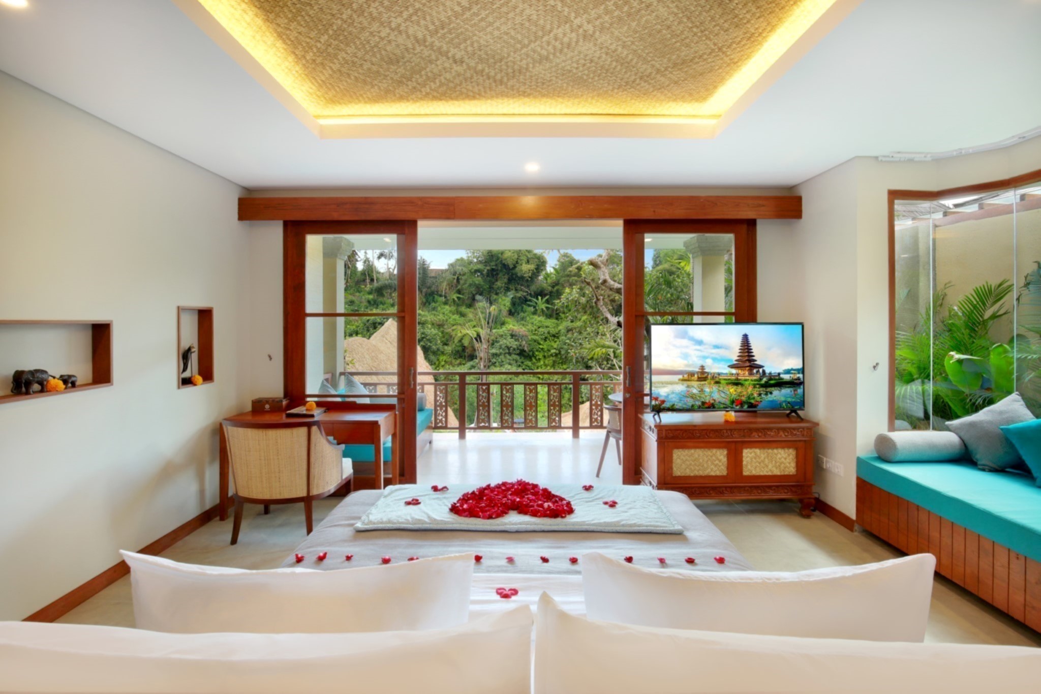 Grand Aksari Suite