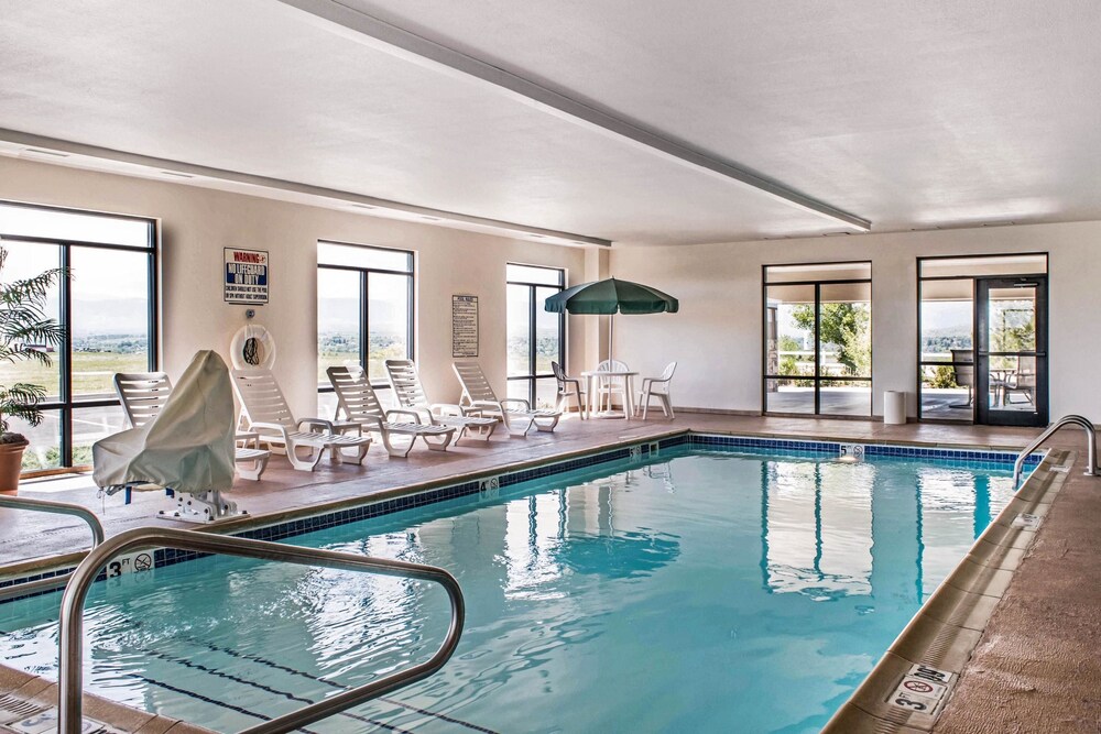 Comfort Inn Suites Sheridan 11/25