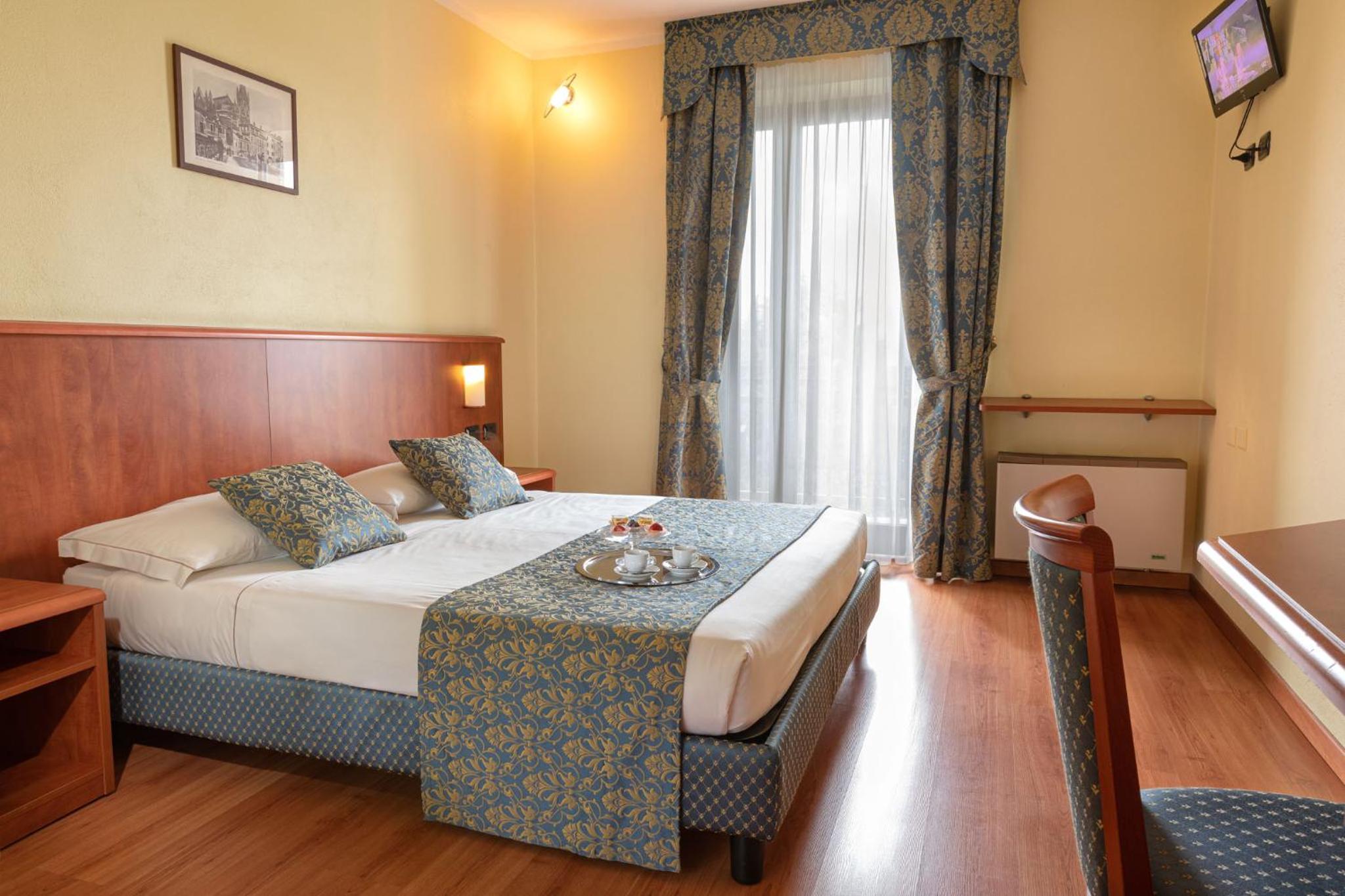 Room, Queen Bed, Balcony