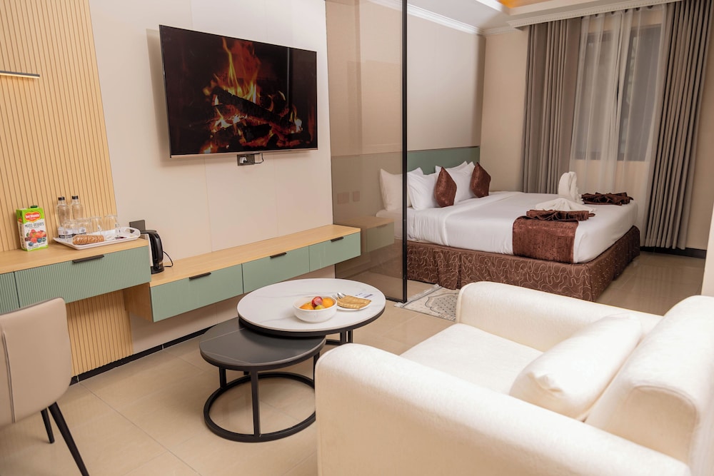 Emboita Hotel 6/50