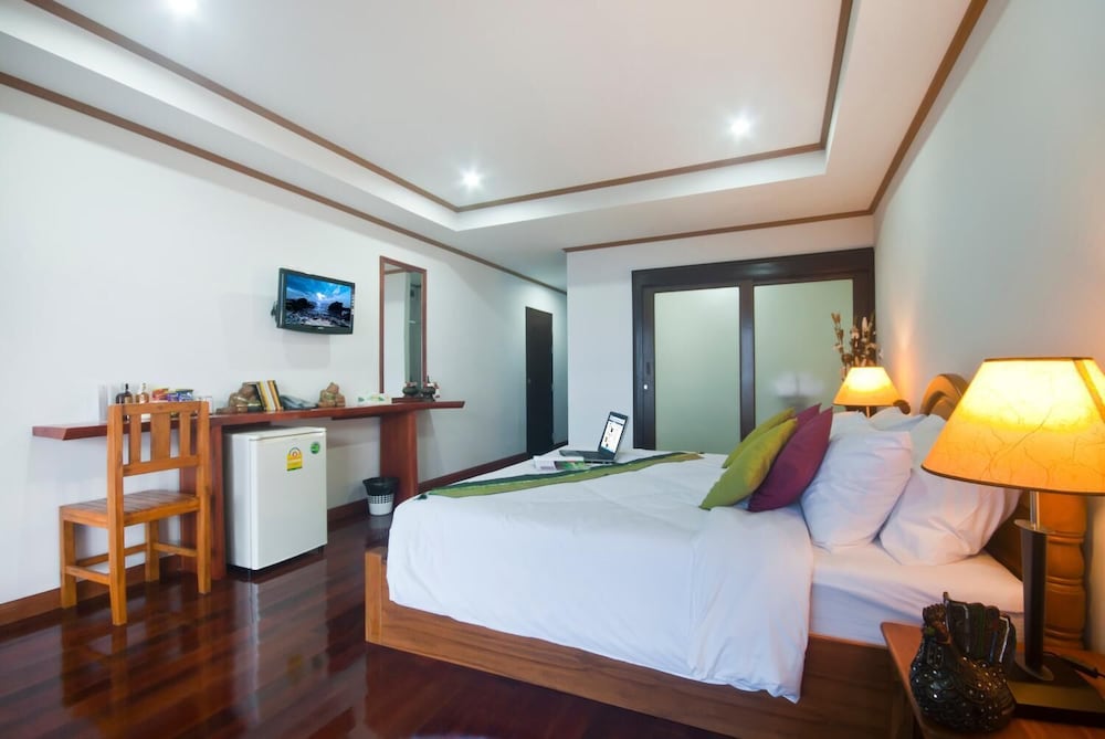 Lipa Bay Resort 20/55