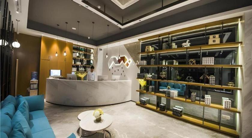 Borrman Hotel Guilin North Railway Station Hengda Square 8/49