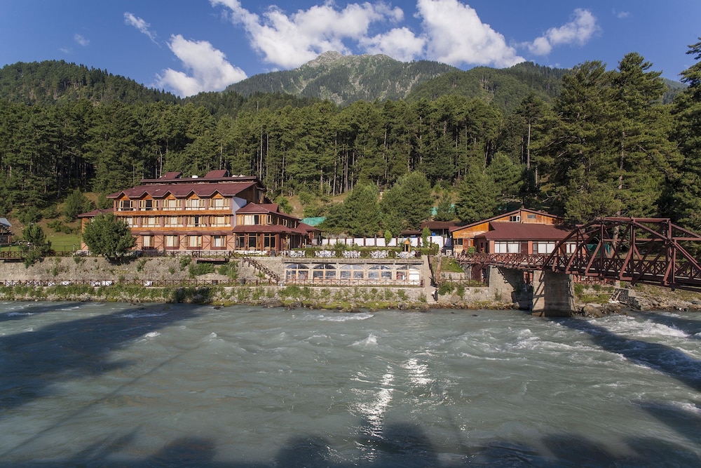 HEEVAN HOTEL 42/50