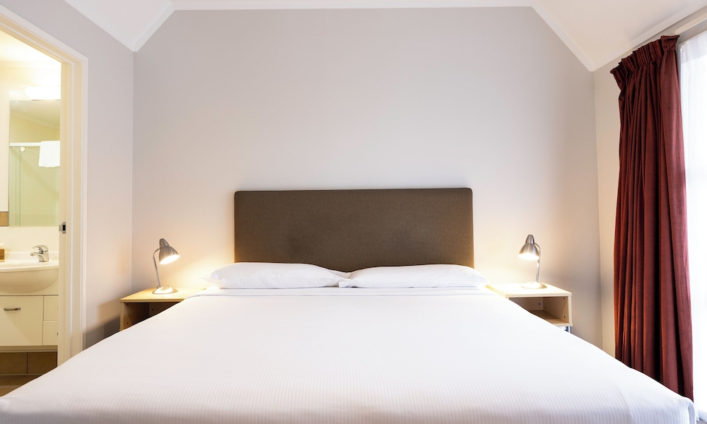 SPA, SUITE, KING BED