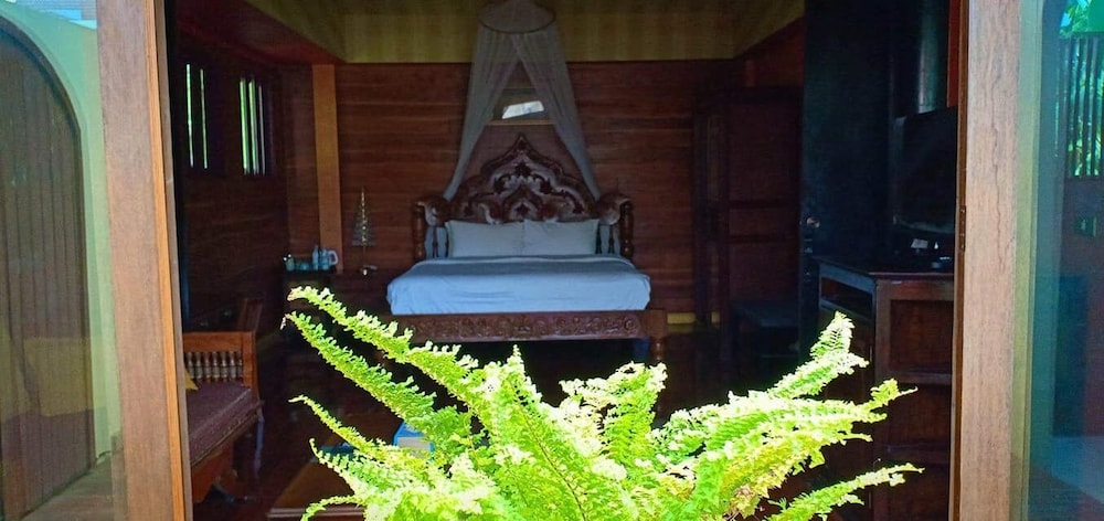 Seven Senses Guesthouse 64/74