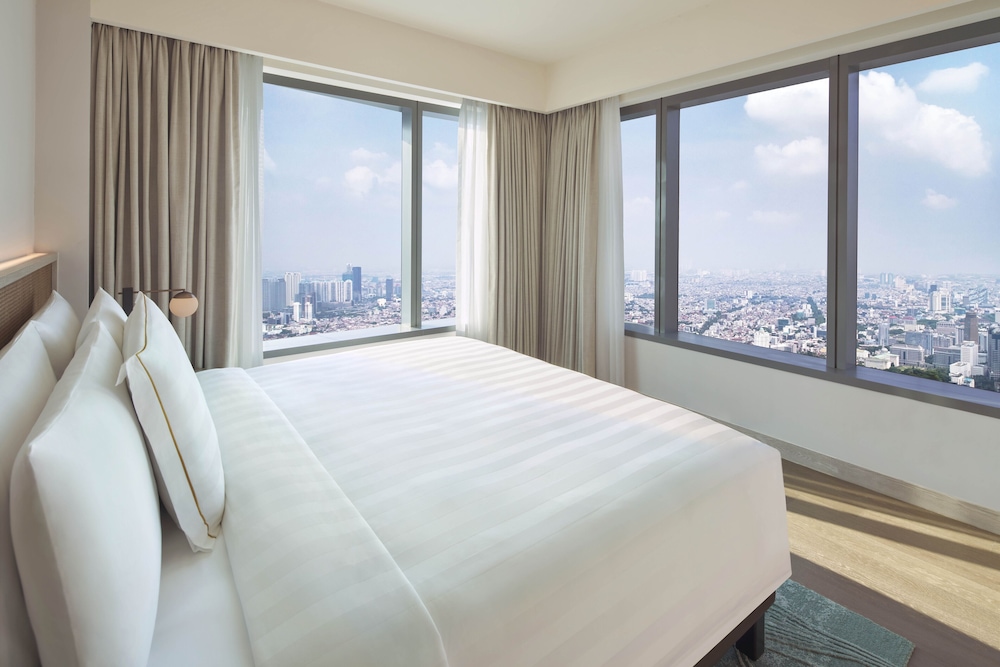 1 BEDROOM DELUXE SUITE