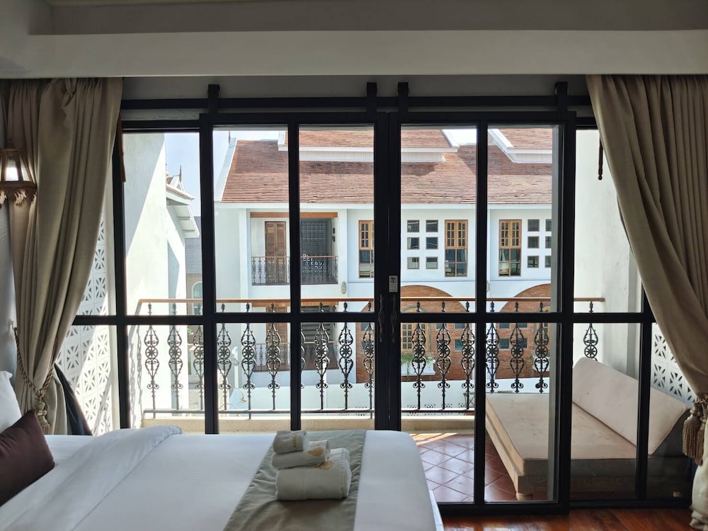 Lanna Oriental Hotel 20/50