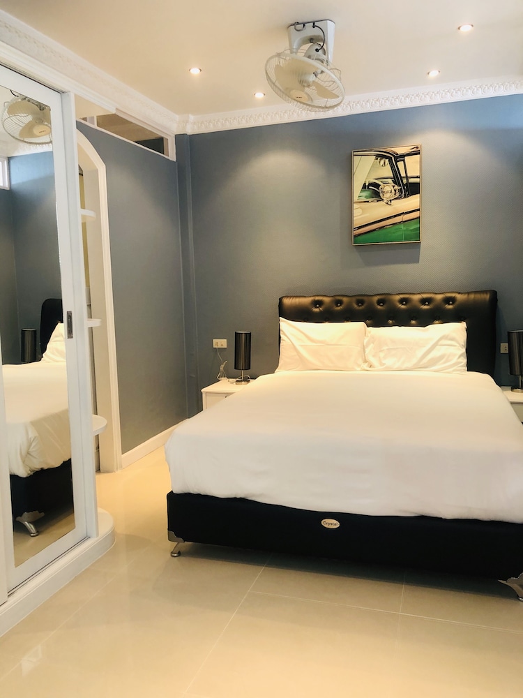View Talay 6 Condominium By Honey 38/84