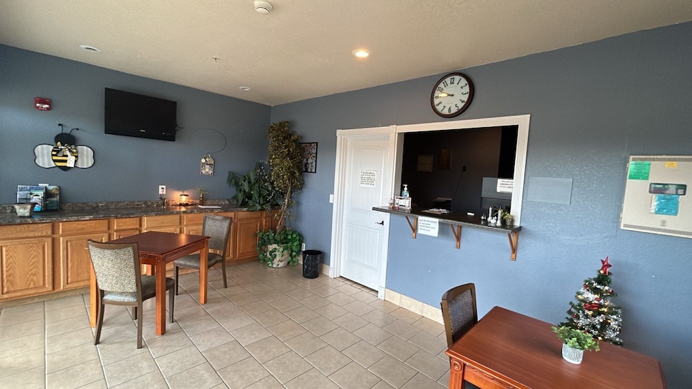 HiWay Inn Express Kiowa Hwy 69 37/55