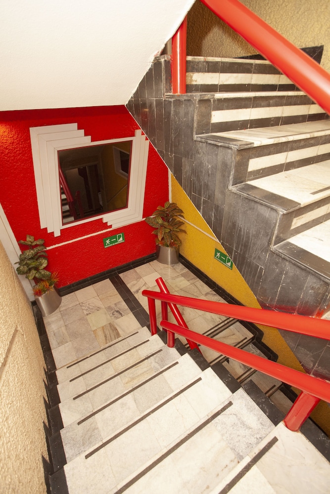 Hotel Ancona 31/33