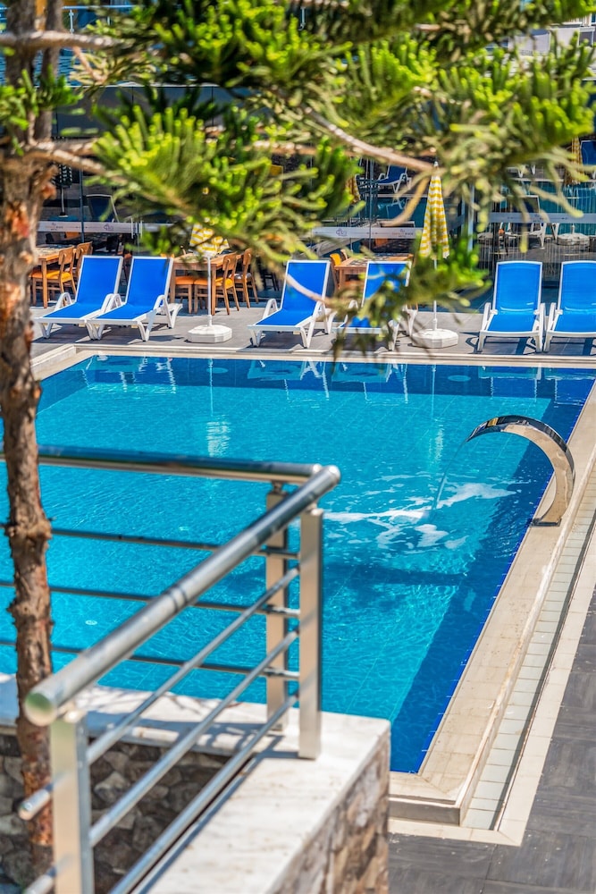Arsi Paradise Beach Hotel 17/36