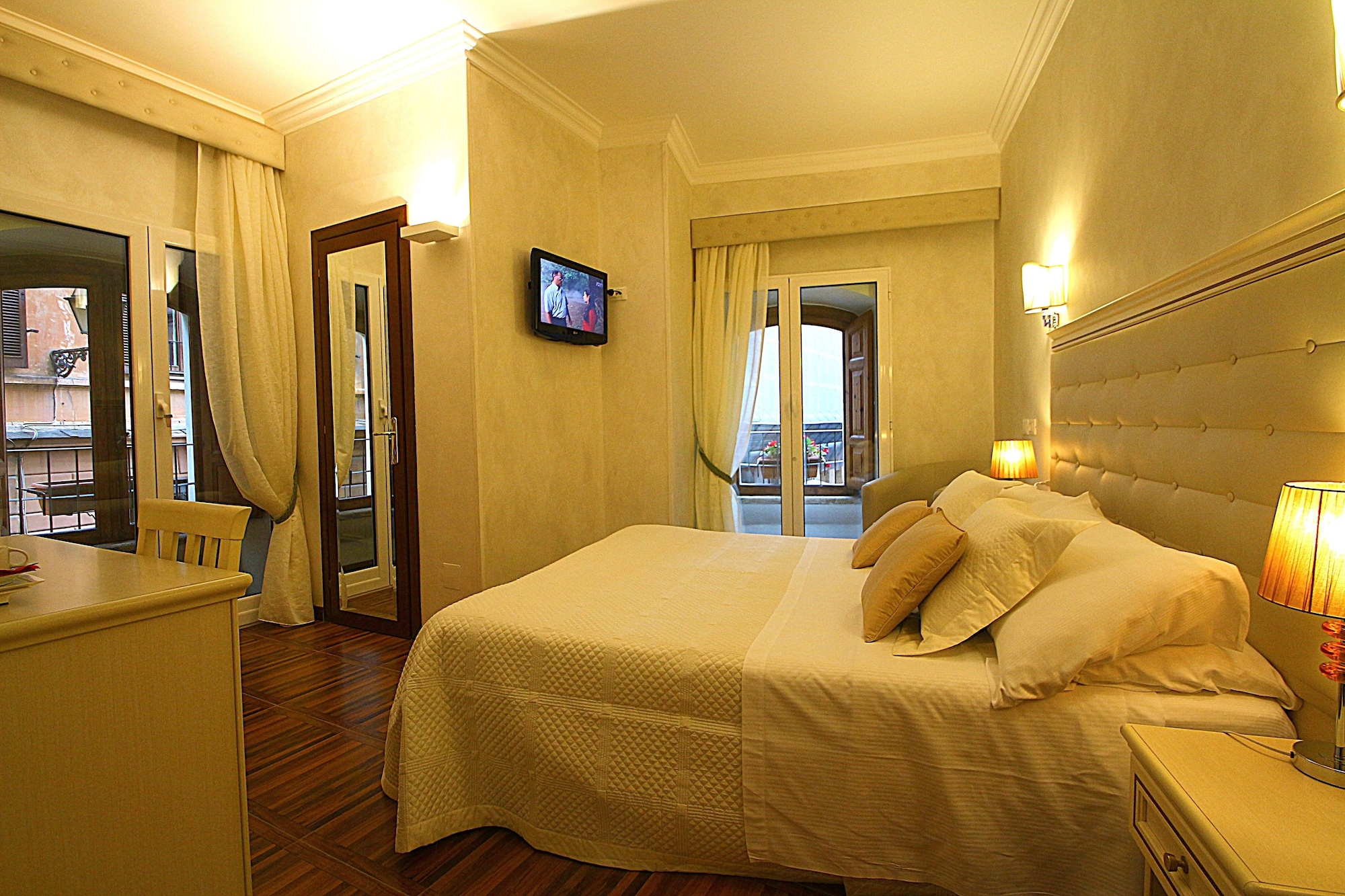 SUPERIOR, DOUBLE BED