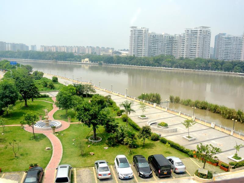 Vienna Hotel (Changlong Dashi River Garden Store in Panyu, Guangzhou) 46/47