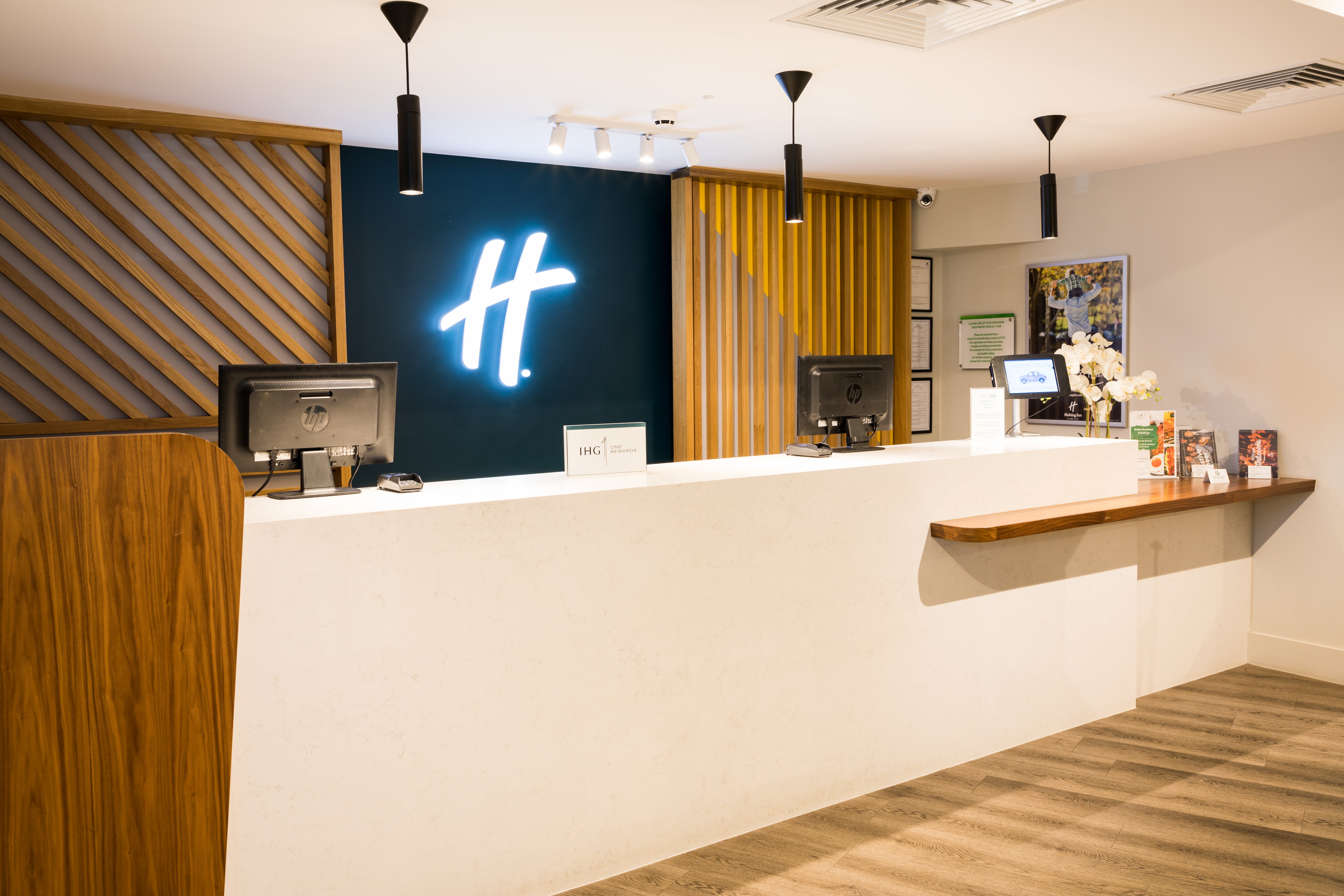 HOLIDAY INN BASINGSTOKE 6/45