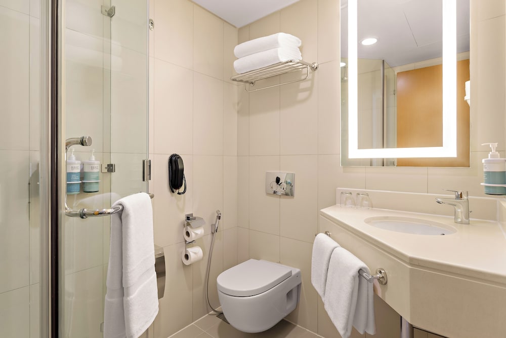 شقة بسرير كوين وسرير مزدوج بغرفة نوم واحدة، Ibis Abu Dhabi Gate Hotel 8/10