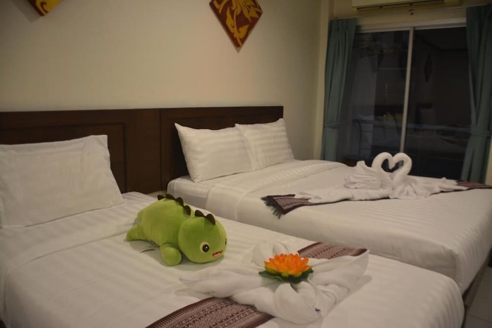 Patong Moon Inn Guesthouse 32/48