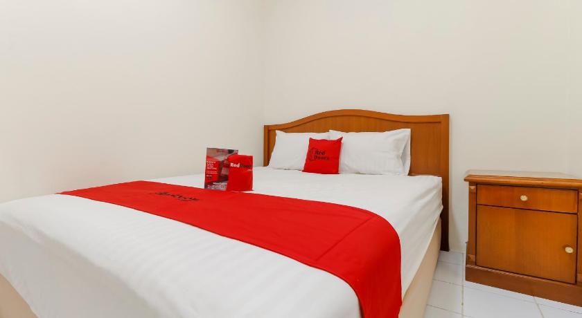 Reddoorz Plus Near Ciputra World Kuningan 2 18/50