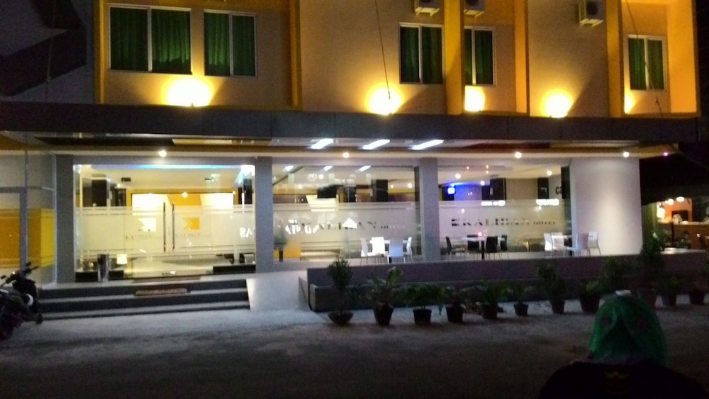 Kaliban Hotel 3/46