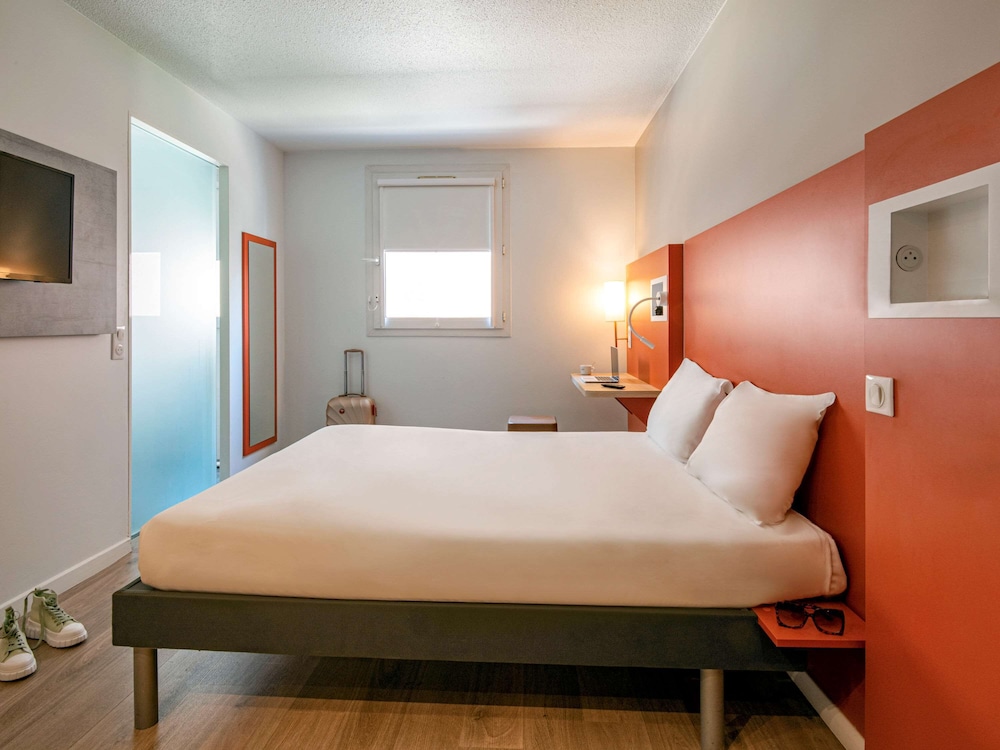 IBIS BUDGET NICE CALIFORNIE LENVAL 19/78
