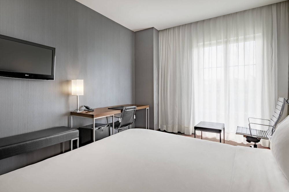 AC Hotel Burgos by Marriott 12/51