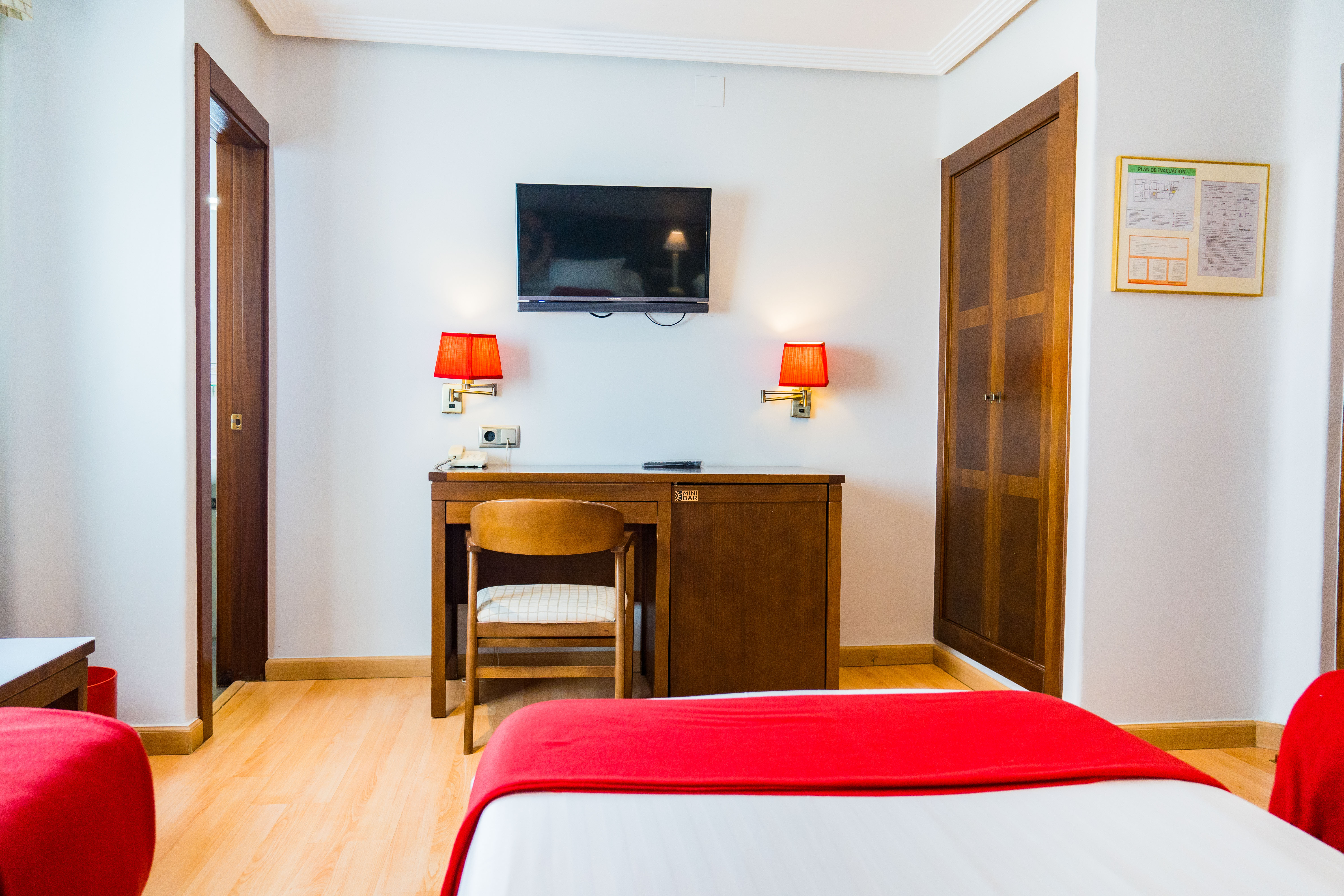 ROOM, TRIPLE
