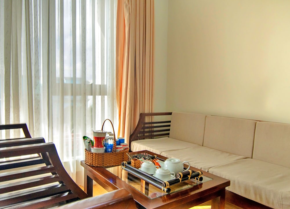 Coral Phu Quoc Hotel 12/18