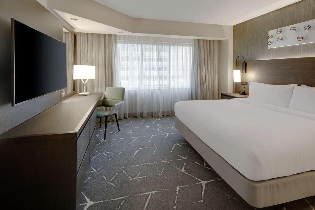 1 BEDROOM, SUITE, KING BED, ACCESSIBLE