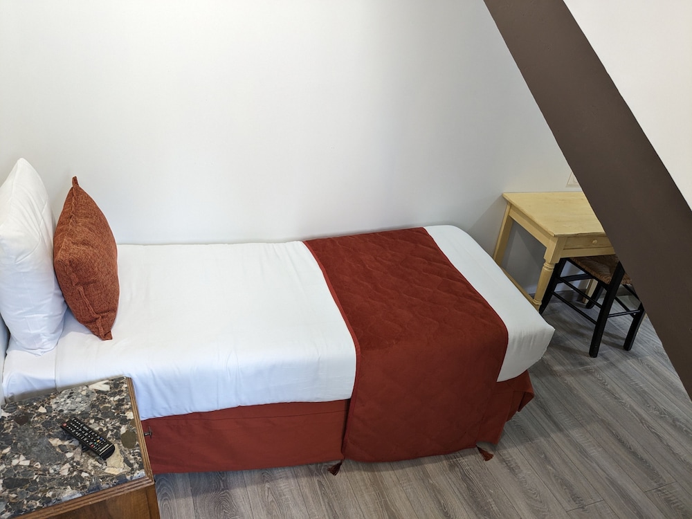 Traditional, Single, Single Bed, Attic