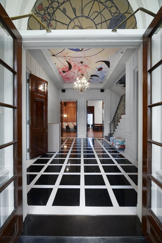 Tarrytown House Estate 10/50