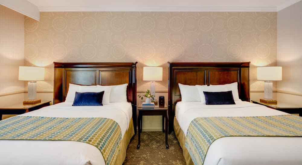 Ayres Inn Corona East 14/46