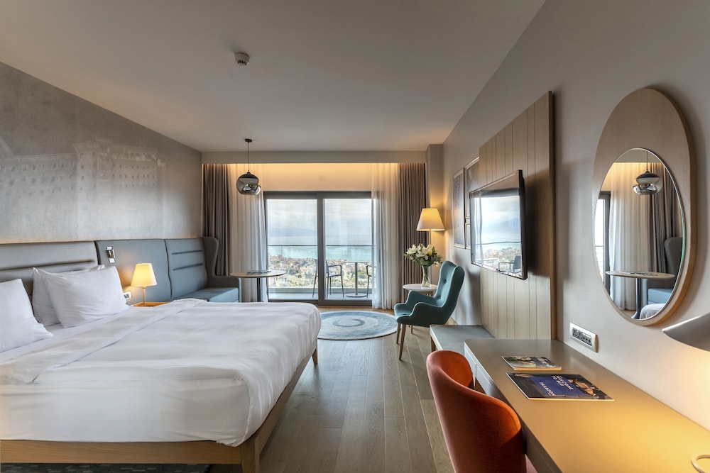 Standard, King Bed, Sea View