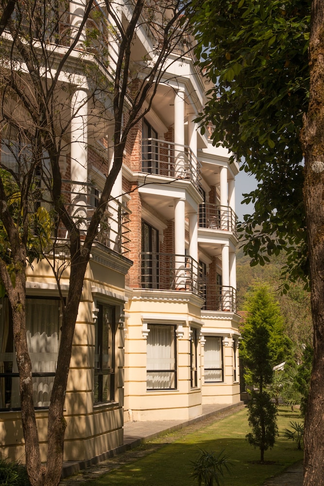 Park Village Resort 37/41
