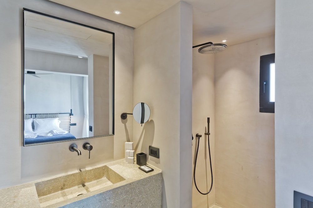 Almi Luxury Rooms 25/25